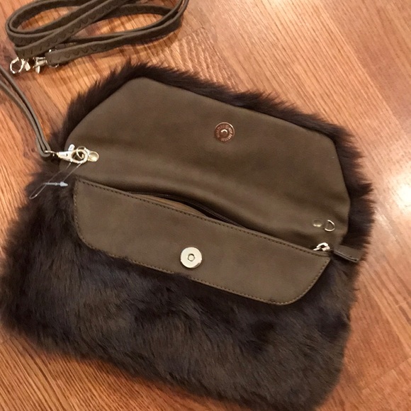 Clutch - Picture 2 of 2